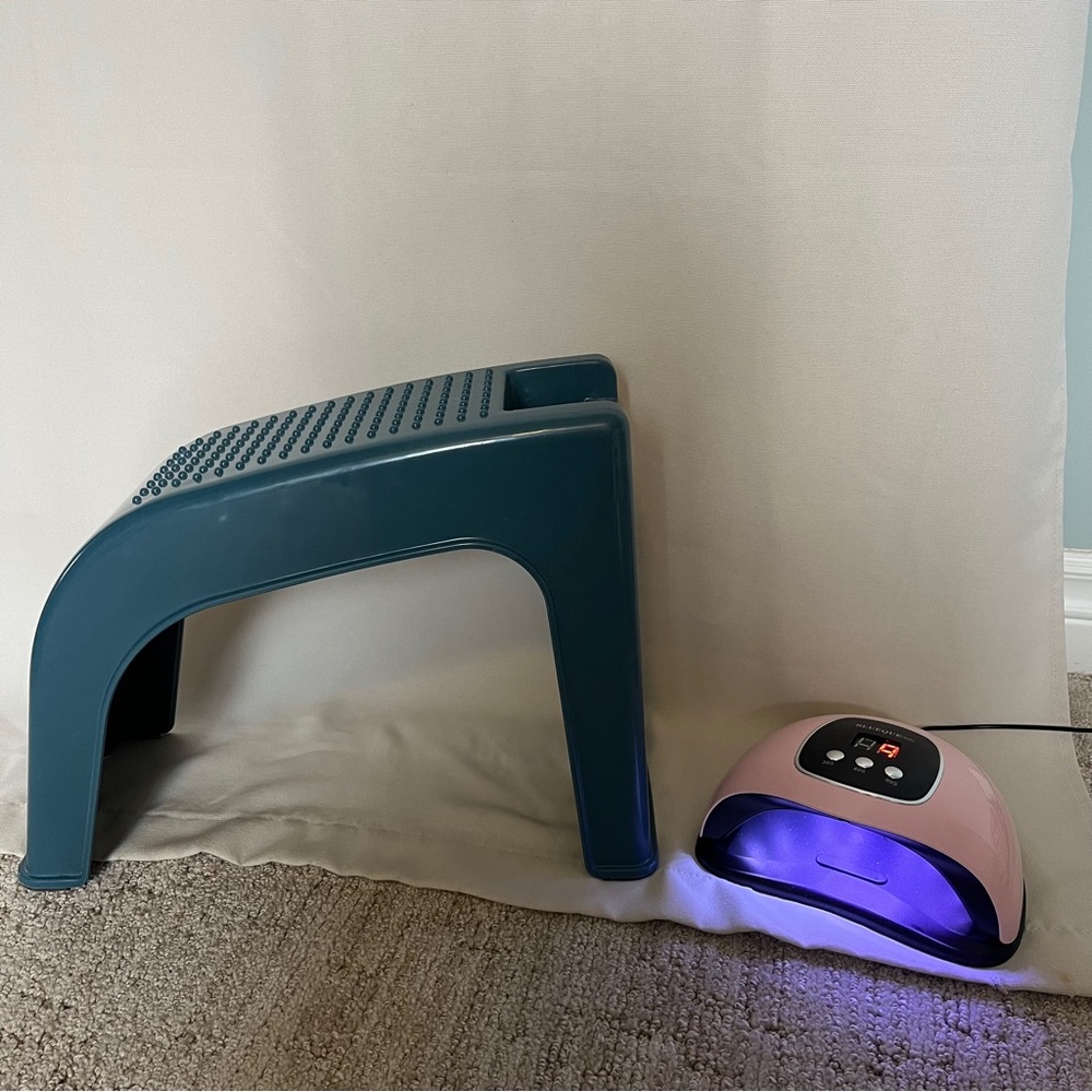 UV Nail Lamp and Foot Support